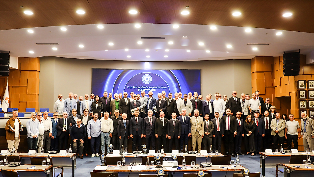 İZTO’dan gümrük müşavirlerine vefa: Yarım asırlık emek ödüllendirildi