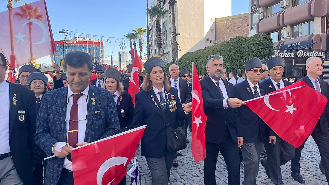 Kahramanlara vefa için İzmir’de yürüdüler