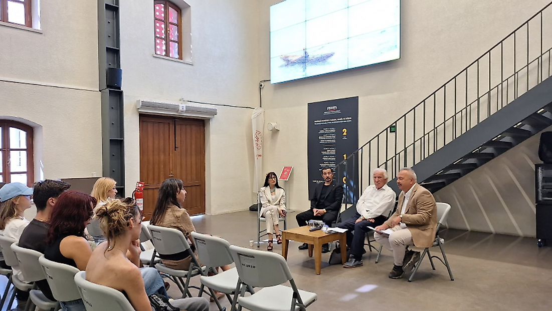 İzmir’de gençler UNESCO ve kültürel mirası konuştu