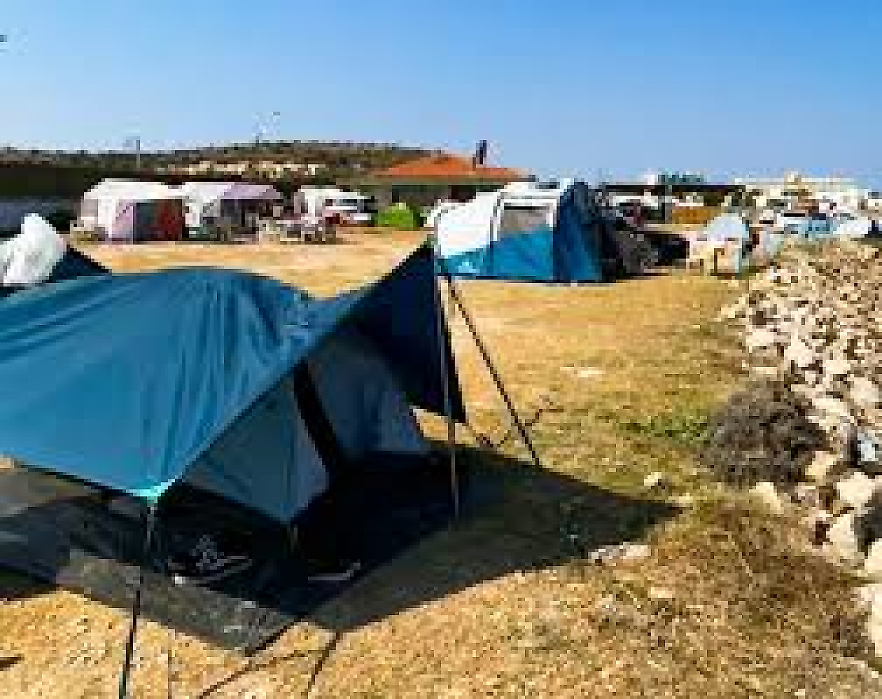 Elit Club Çeşme Karavan ve Çadır Kamp Alanı: Denize Sıfır Kamp Keyfi