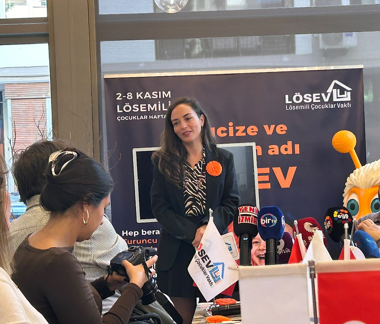 LÖSEV'den lösemili çocuklar için farkındalık etkinliği: İzmir turuncuya bürünecek!