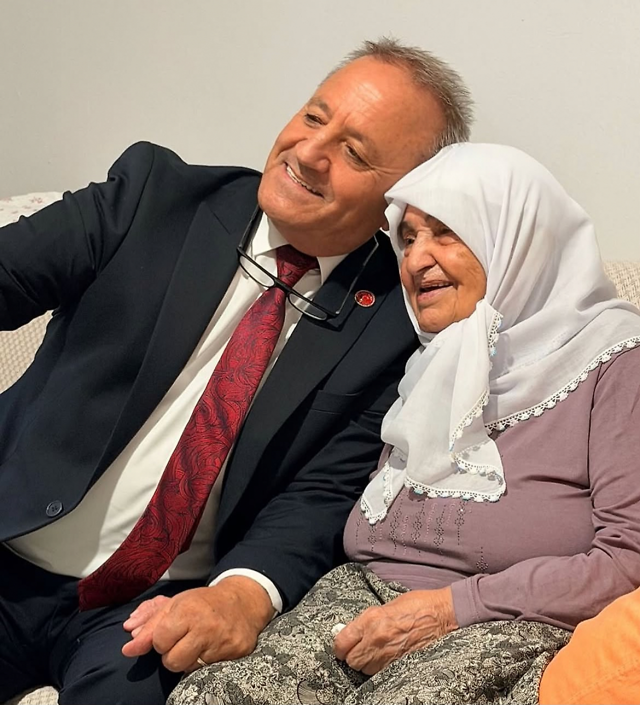 Buca'da sosyal yardım bilançosu açıklandı: 6 bin 313 kişiye süt, emeklilere 13 milyon TL destek