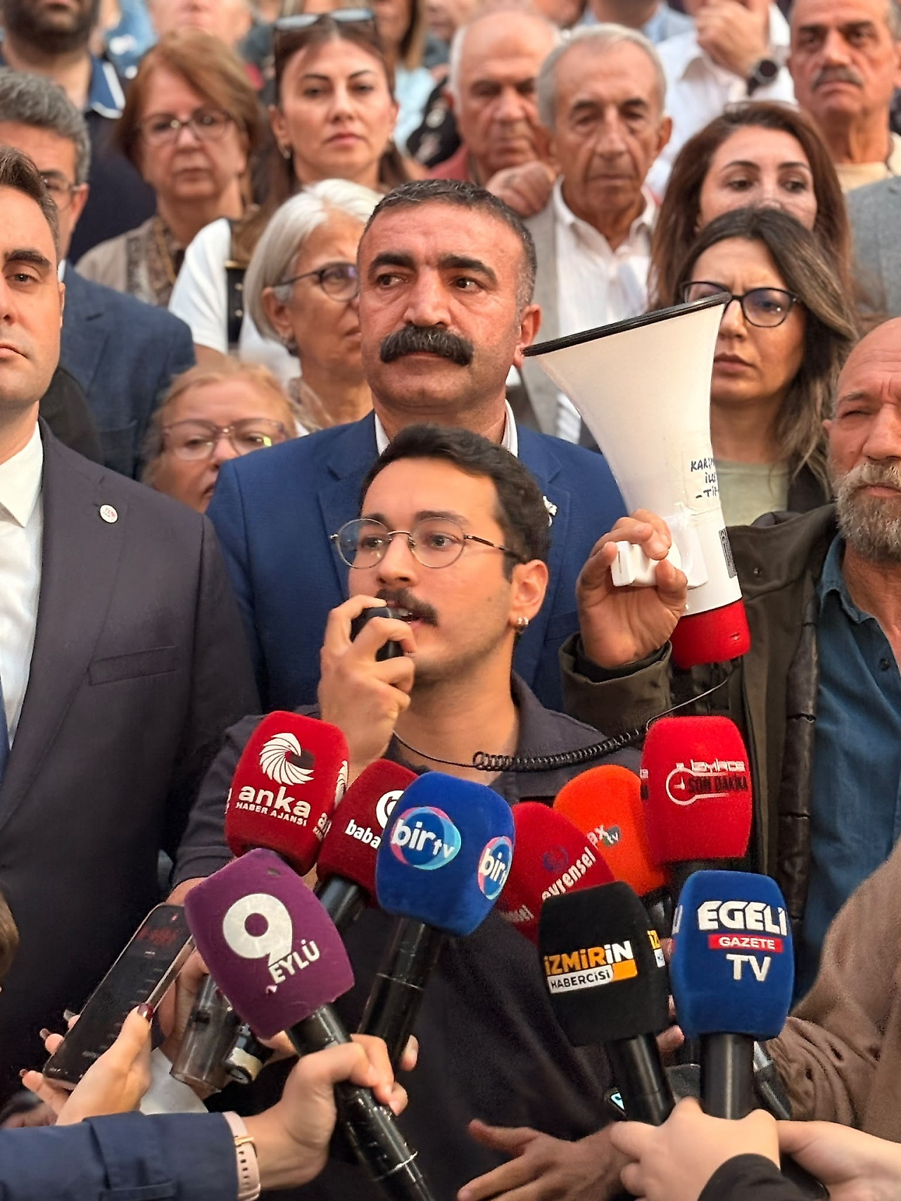 Çiğli'de Yıldız'a tepkiler çığ gibi büyüyor: Partilerden ortak protesto!