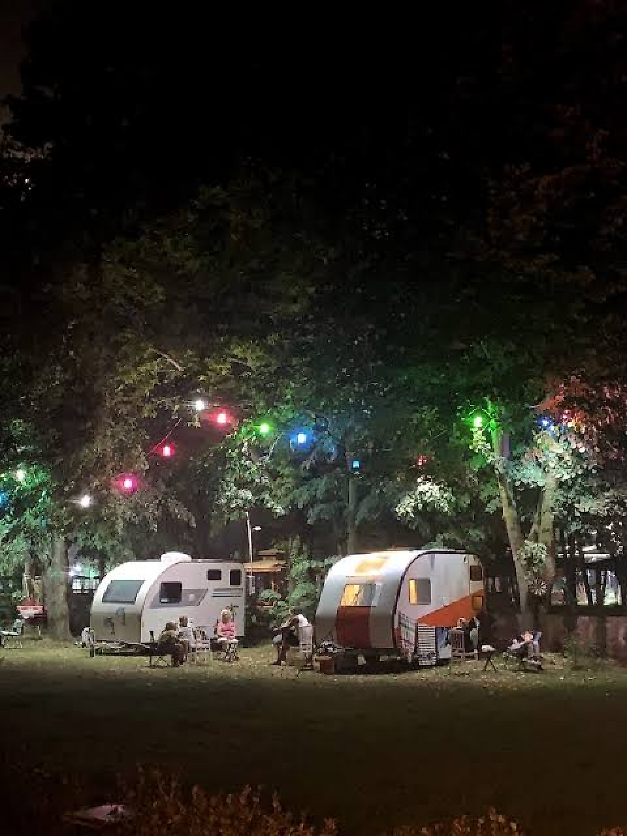 Çandarlı Çevresindeki Kamp Alanları: Denize Sıfır Kamp ve Karavan Tatili Rehberi