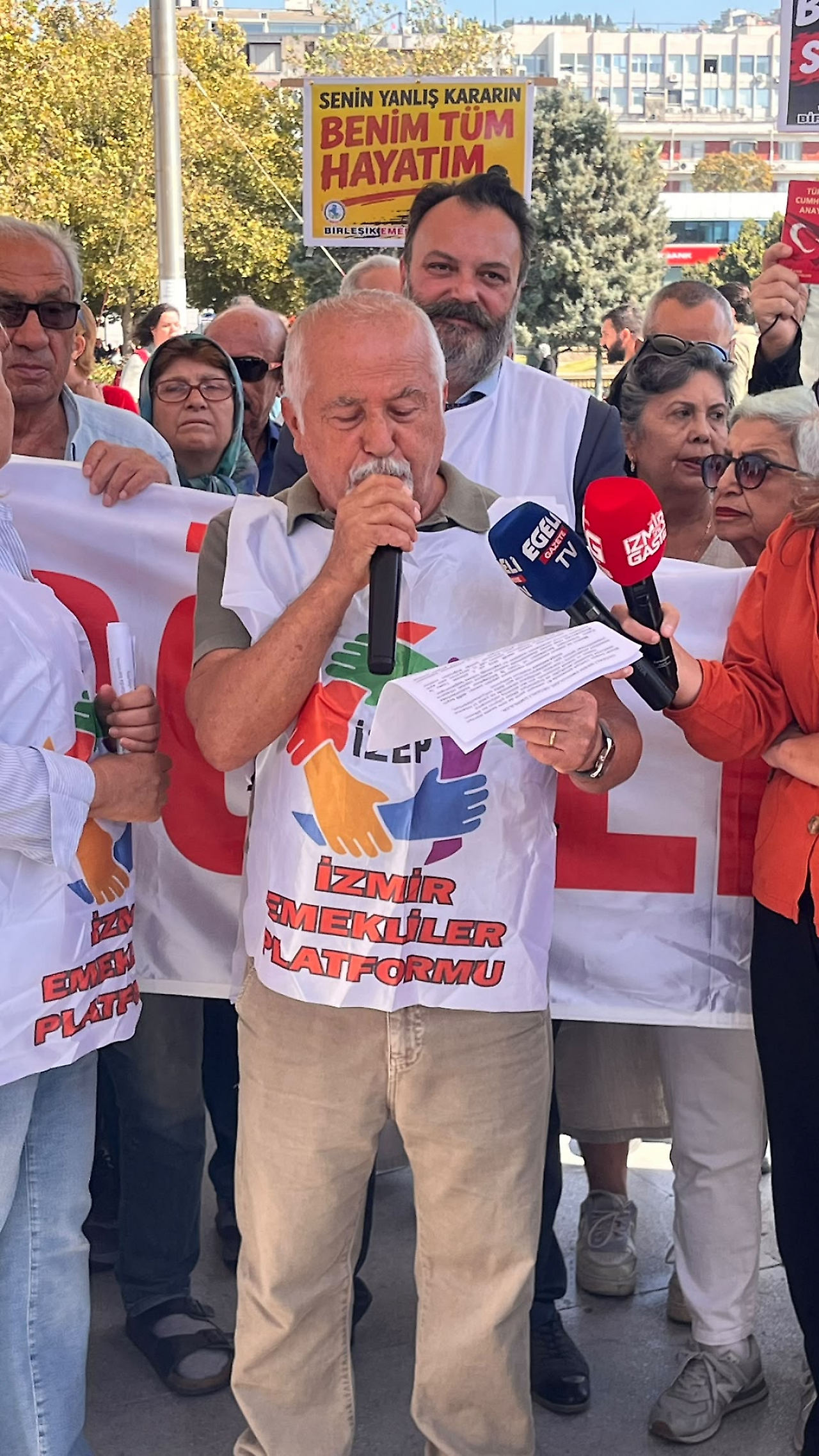 İzmir'de emeklilerden seyyanen zam çağrısı: Hakkımızı istiyoruz