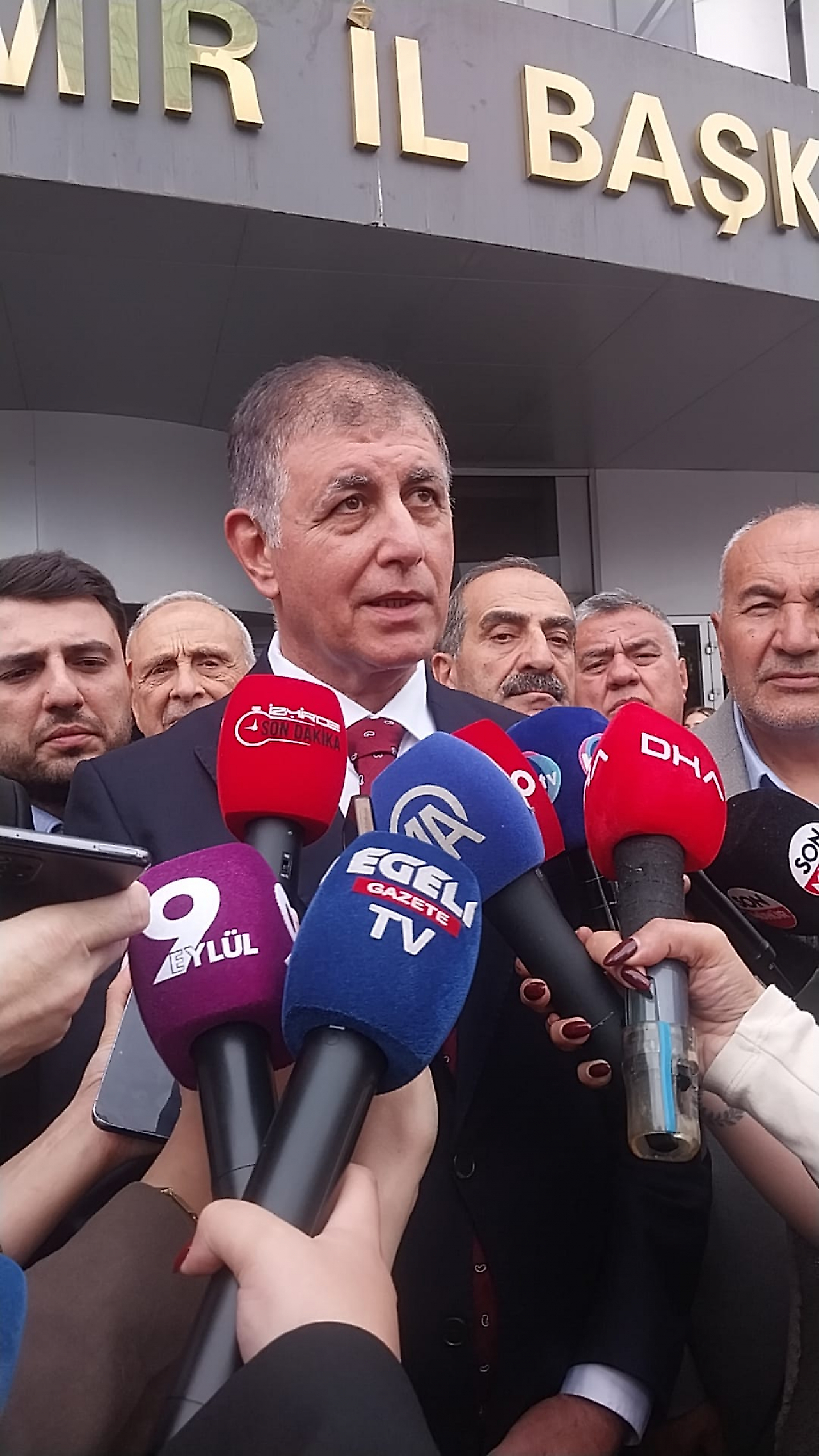 AK Partili Saygılı'dan Tugay eleştirilerine cevap: 'Belediye başkanlarımıza laf ettirmeyiz'