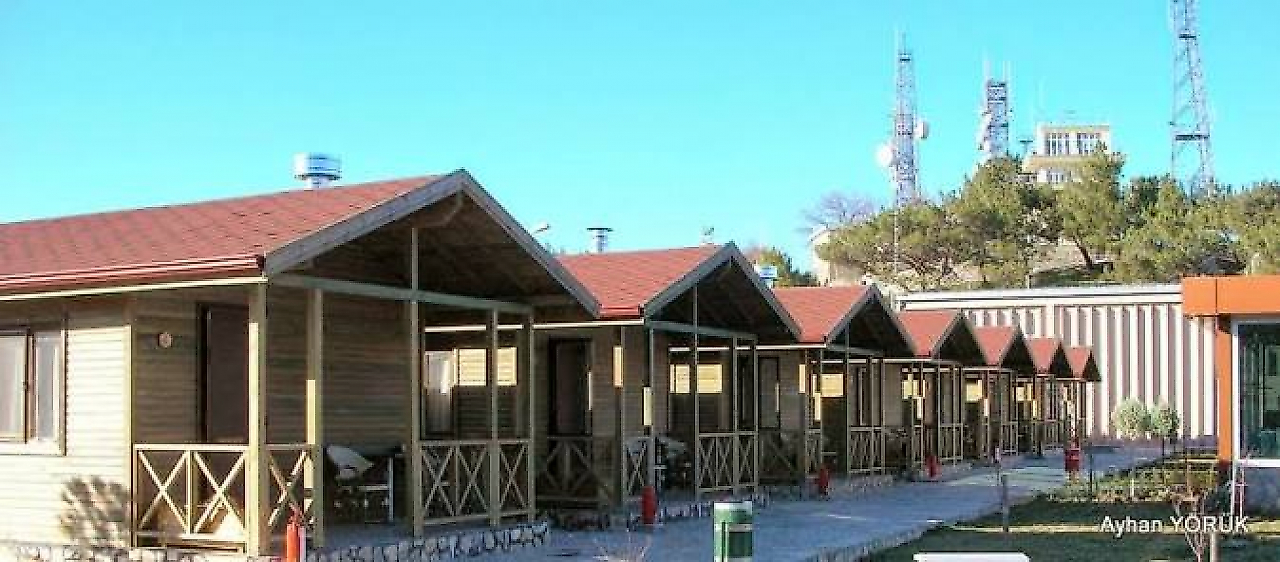 Karşıyaka Kamp Yerleri: İzmir'de Doğa ve Denizle İç İçe Kamp Rehberi