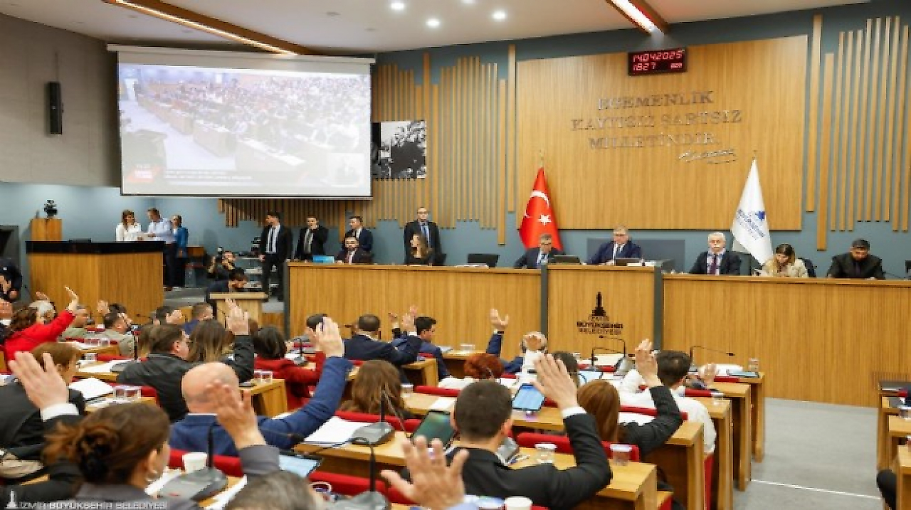 Tugay AK Parti'ye geçti, izne ayrıldı: Yerine 5 gün Özuslu bakacak