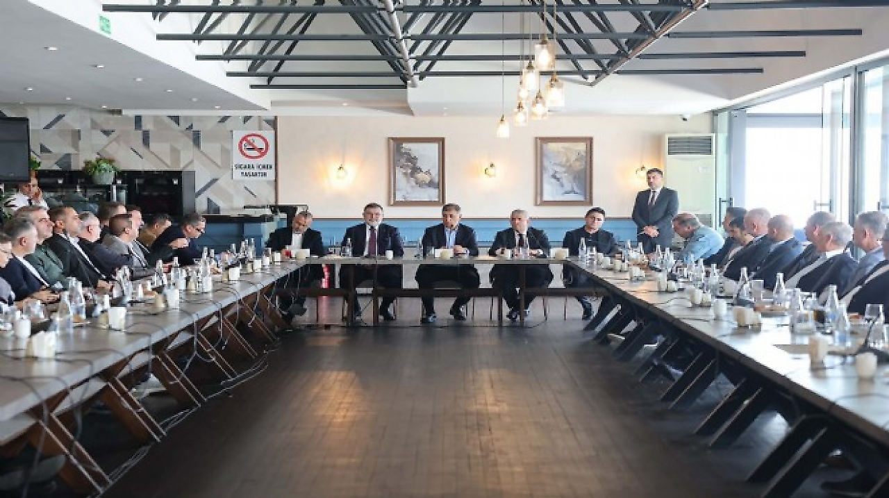Cemil Tugay'dan AK Parti toplantısı sonrası mesaj: Güzel şeyler göreceğiz
