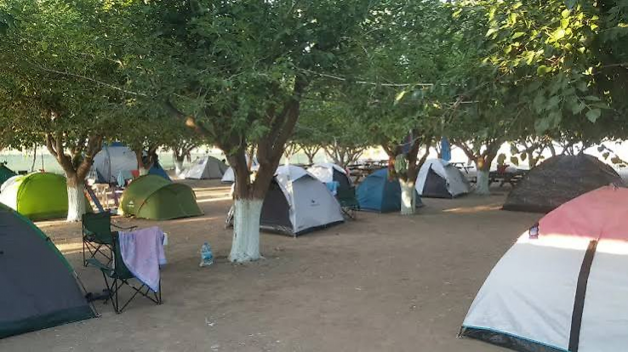İzmir Seferihisar Kamp Yerleri: Denize Sıfır Kamp Alanları ve Doğayla İç İçe Rotalar