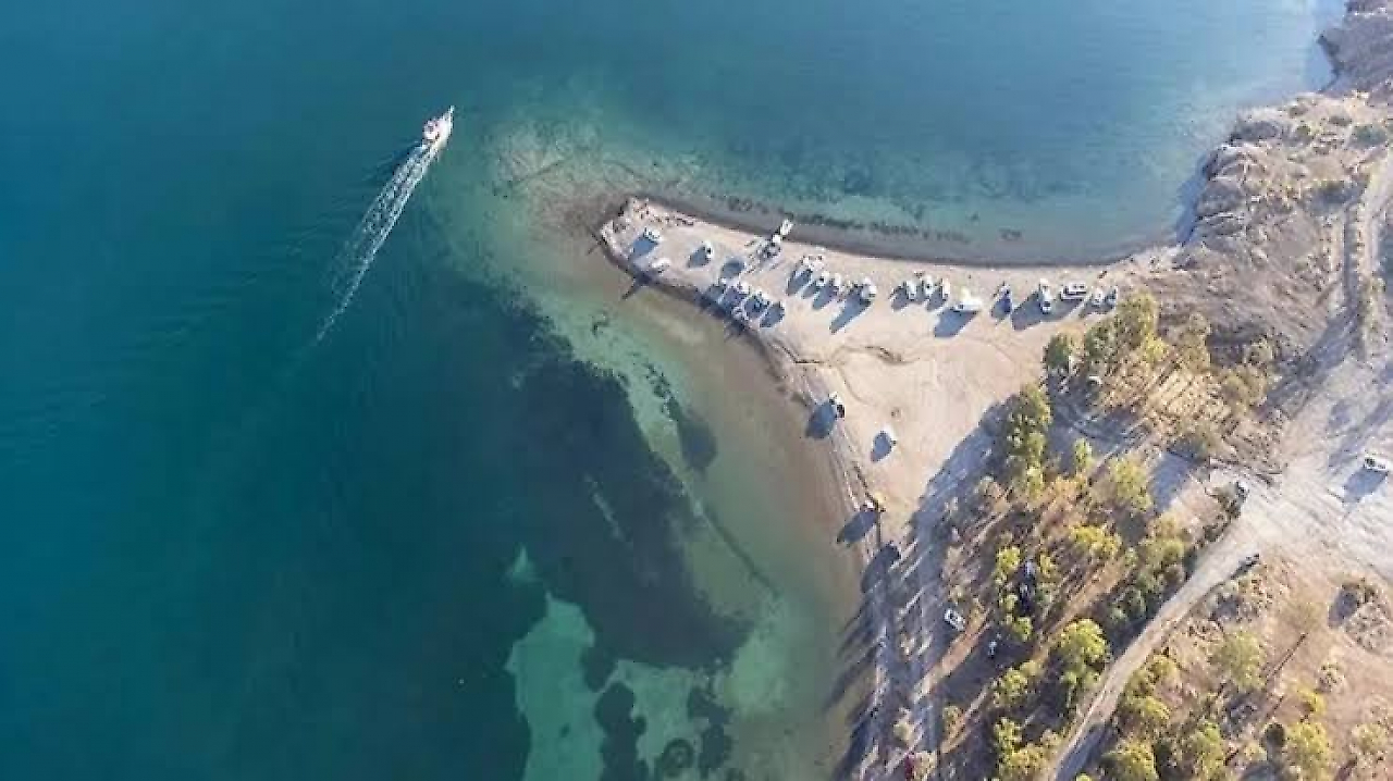 Eski Foça Çevresindeki Kamp Alanları: Denize Yakın Çadır ve Karavan Kampı Rehberi