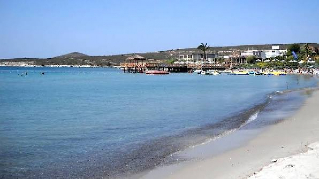 Pırlanta Plajı Çevresi Kamp Alanı: Çeşme'de Deniz ve Doğayla İç İçe Kamp