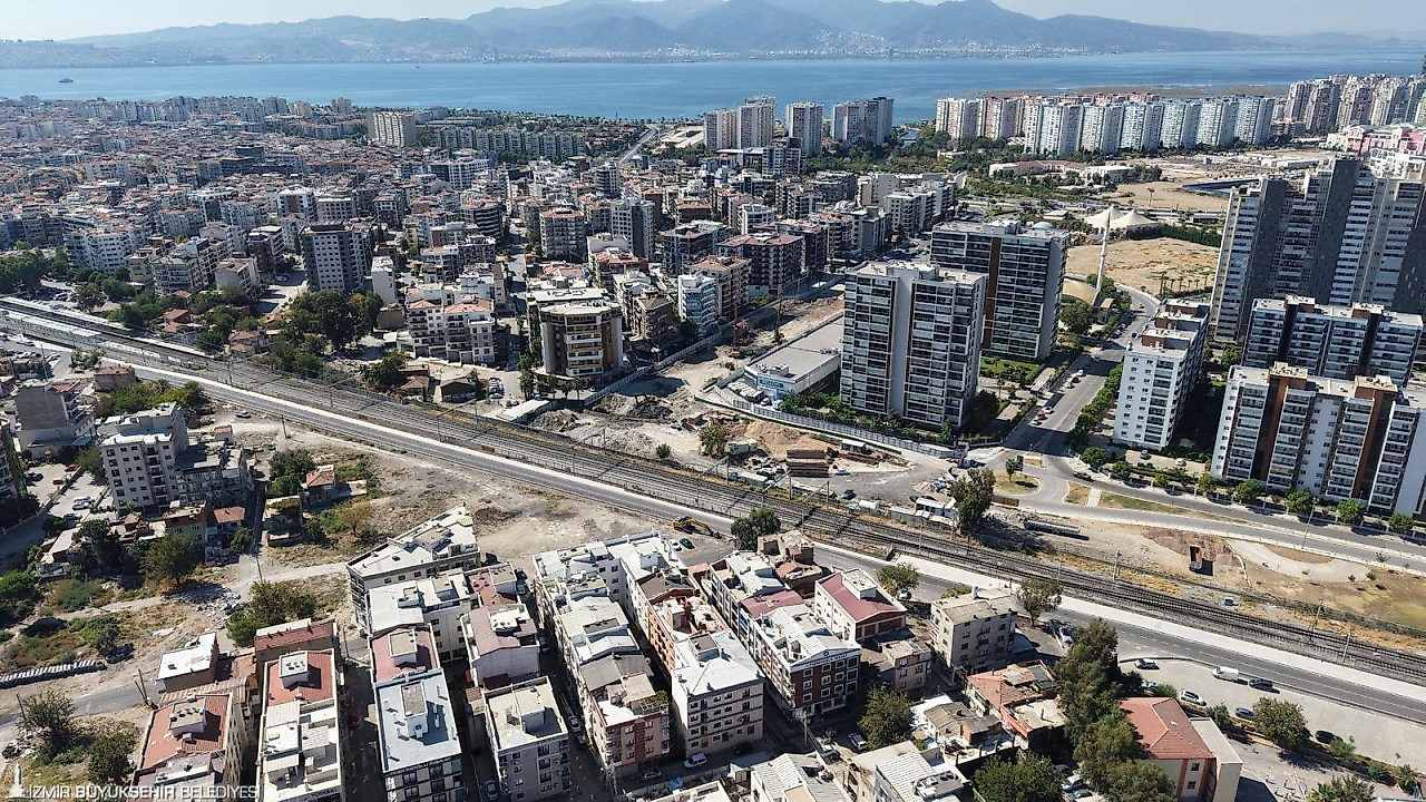 Karşıyaka Şemikler'de zemin sorunu aşıldı: Üst geçitle 30 dakikalık yol 5 dakikaya inecek