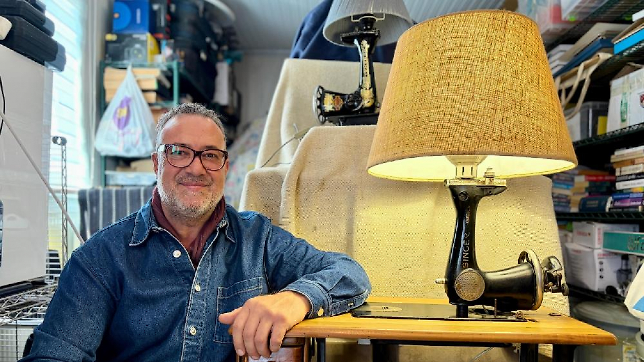 İzmir Menderes'te hurda dikiş makineleri sanat eserine dönüşüyor