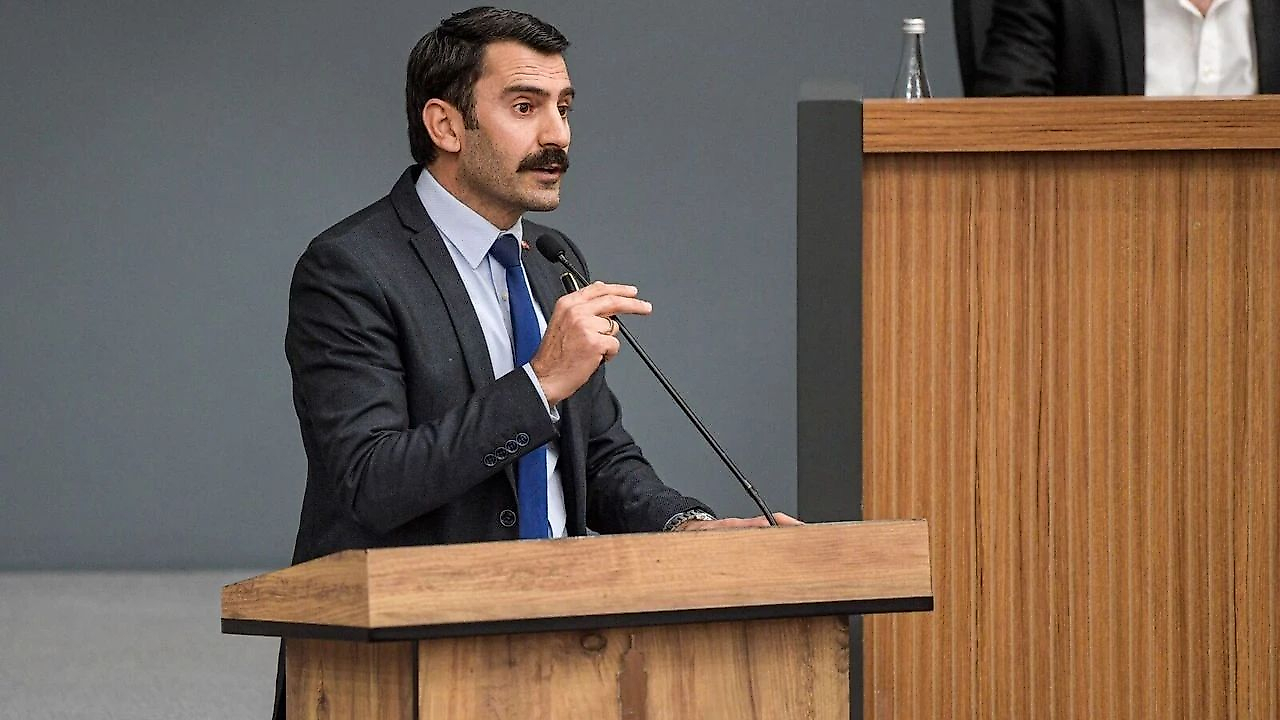 Alsancak'ta kazılar esnafı vurdu: Kazanç yok, gider çok!