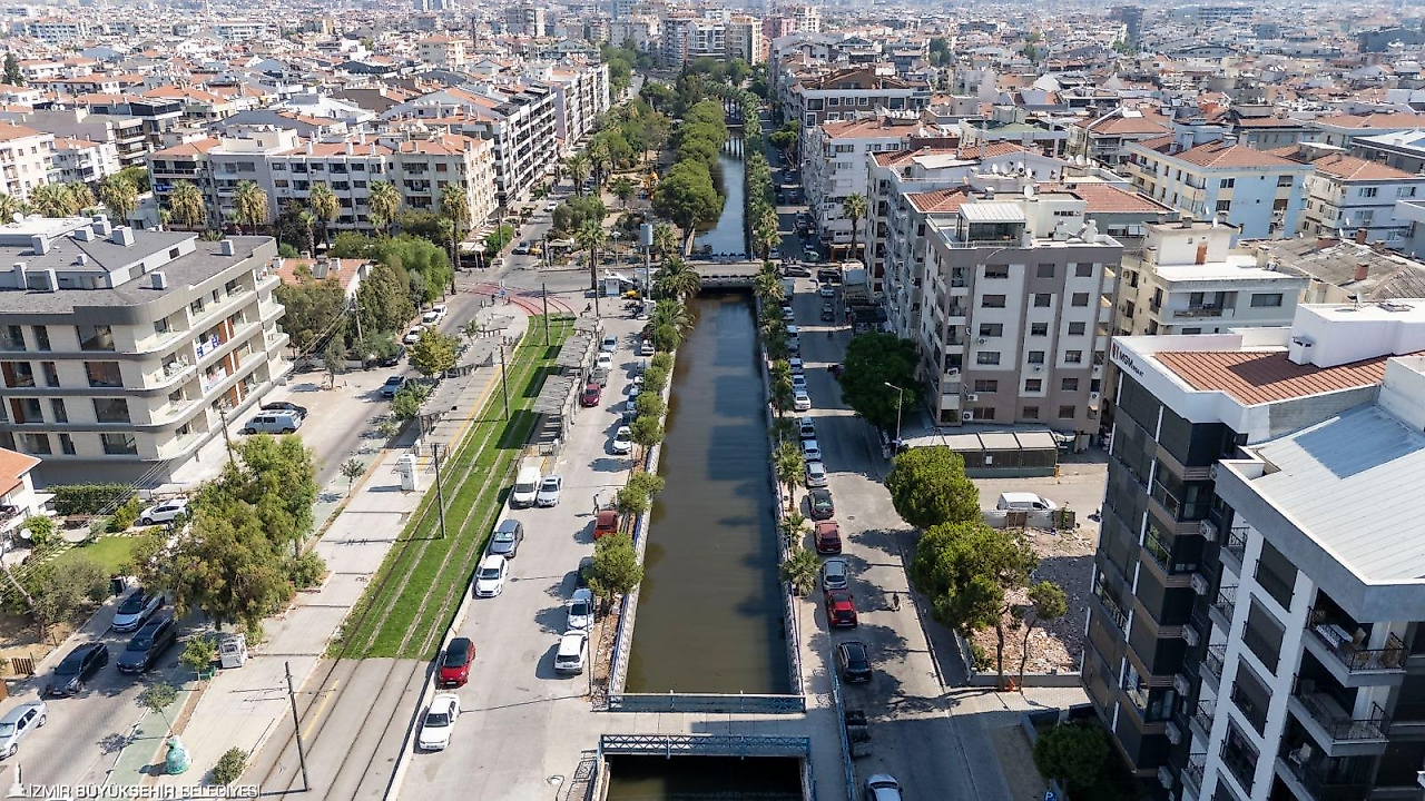 İzmir'de arıtma kapasitesi artıyor: Körfez'den 1,5 milyon ton çamur çıkarıldı