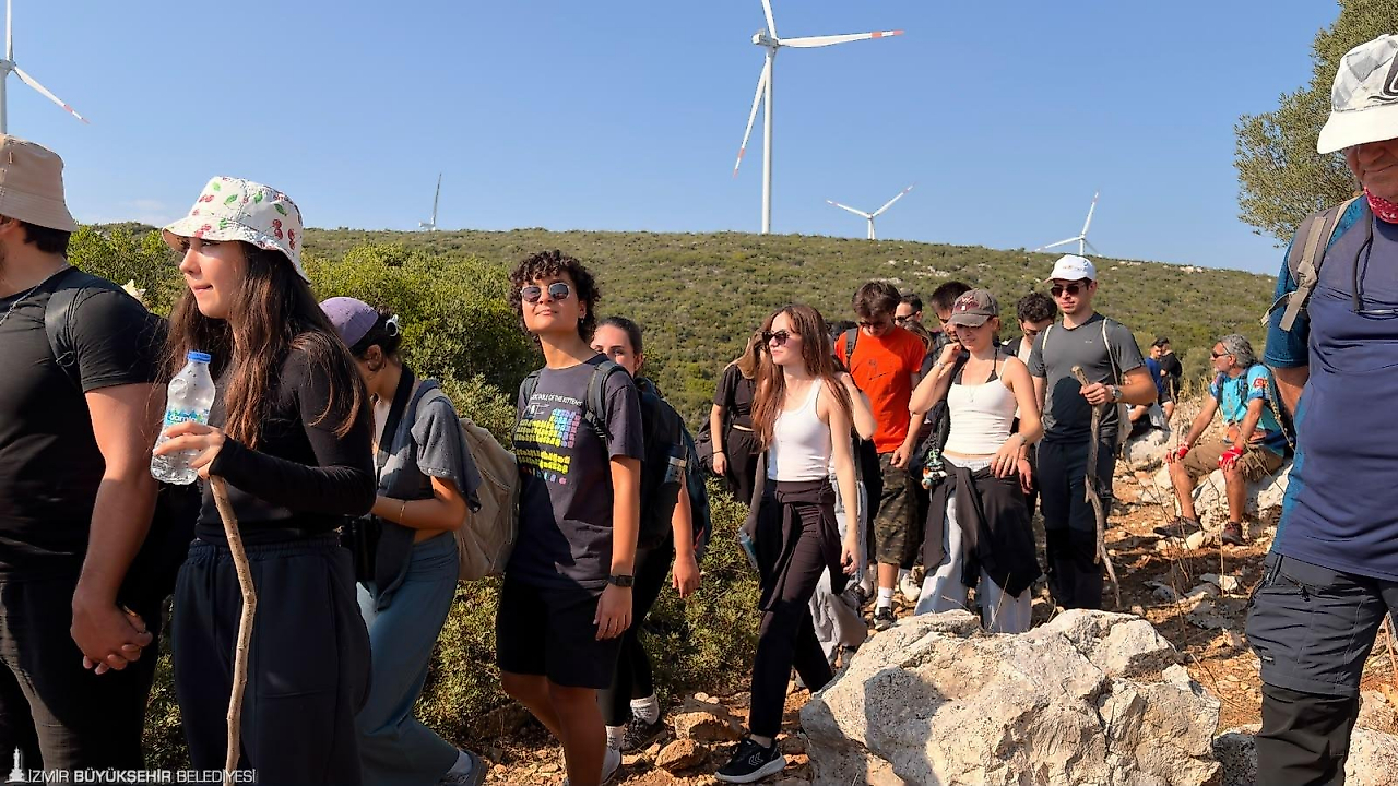 İzmir'de Cumhuriyet Bayramı etkinlikleri: 450 kişi katıldı