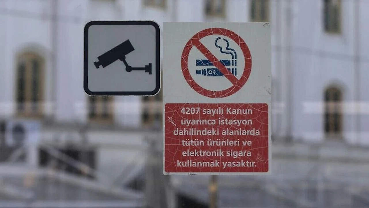 Sigara yasağı açık alanlara genişliyor: Kafe, restoran ve okul çevrelerine yeni düzenleme!