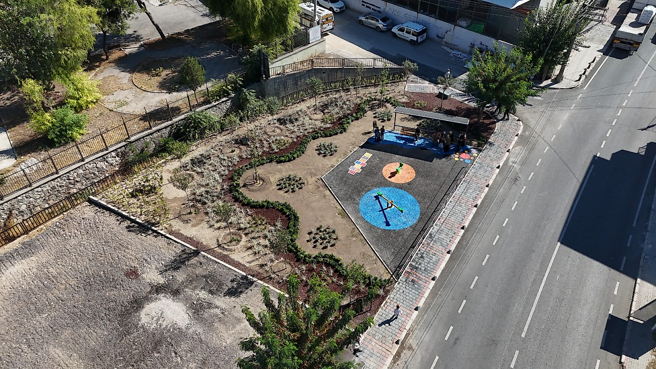 Konak'ta Cep Park sayısı artıyor: Cengiz Topel Mahallesi'ne yeni yaşam alanı