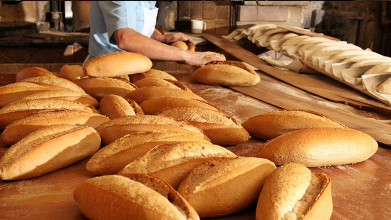 İzmir'de ekmek için 20 TL talebi: Fırıncı çok zor durumda