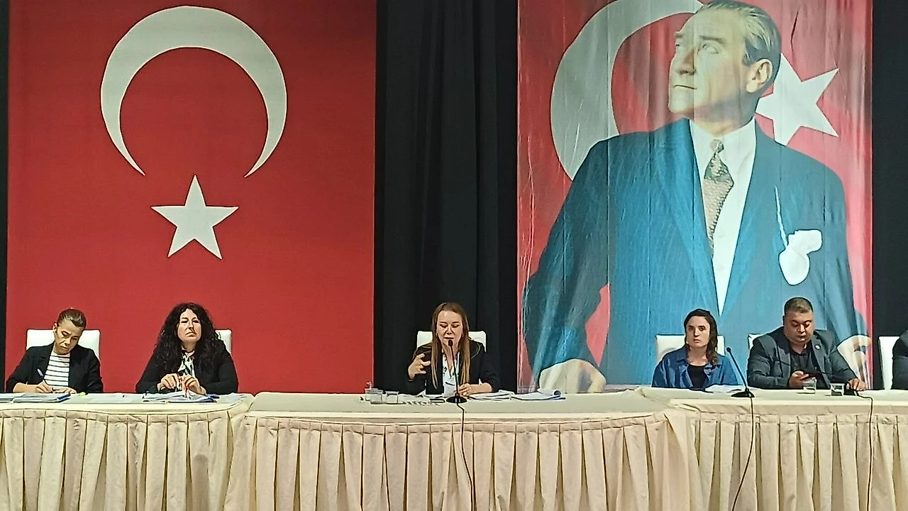 Konak'ta bütçe mesaisi: 9 milyarlık bütçeye oy çokluğu