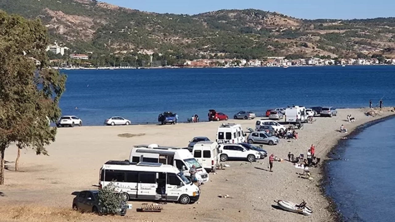 İngiliz Burnu Kamp Alanı Nerede? Foça'da Deniz Manzaralı Kamp Yapmak İsteyenlere Rehber