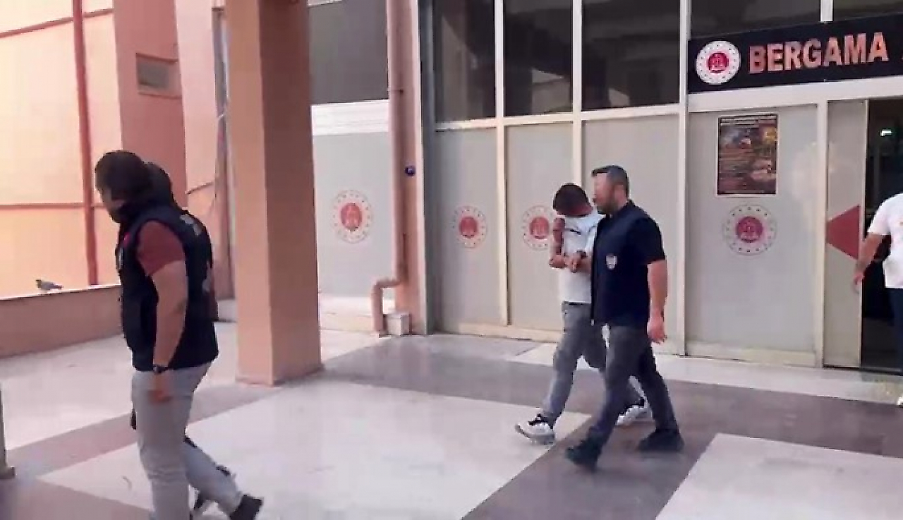 İzmir'de şüphe üzerine durdurulan motosikletten uyuşturucu çıktı: 2 tutuklama