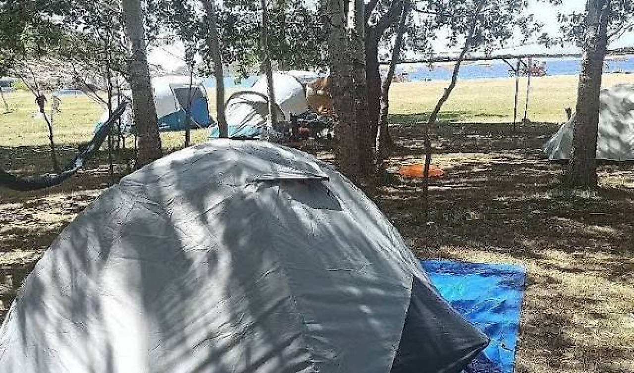 Acar Camping Foça: Denize Sıfır Konumuyla Öne Çıkan Kamp Alanı