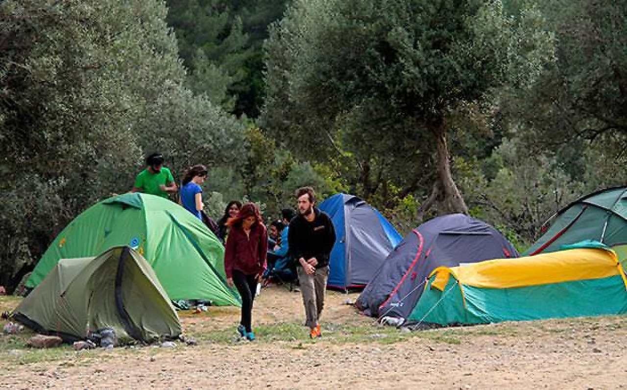 Kaynaklar Kamp Alanları: Buca'da Doğayla İç İçe Kamp ve Kaçış Rotası