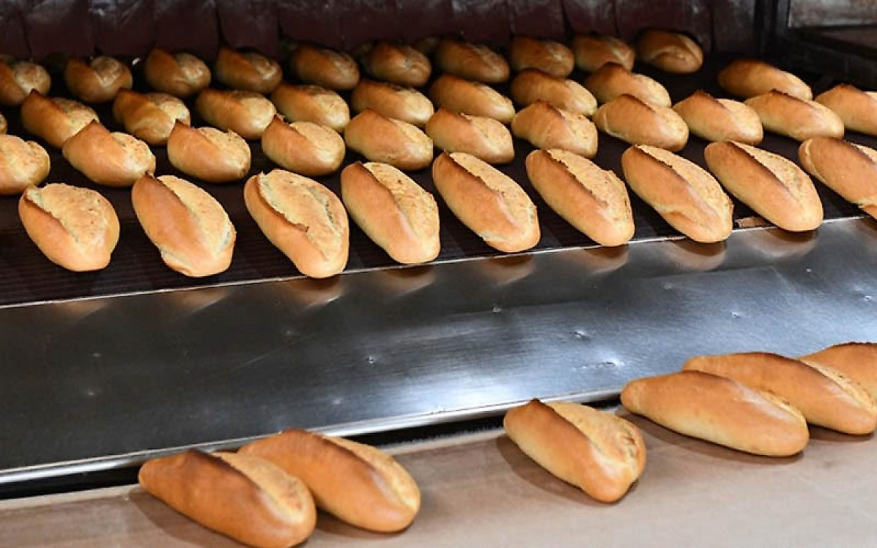 İzmir'de ekmek için 20 TL talebi: Fırıncı çok zor durumda