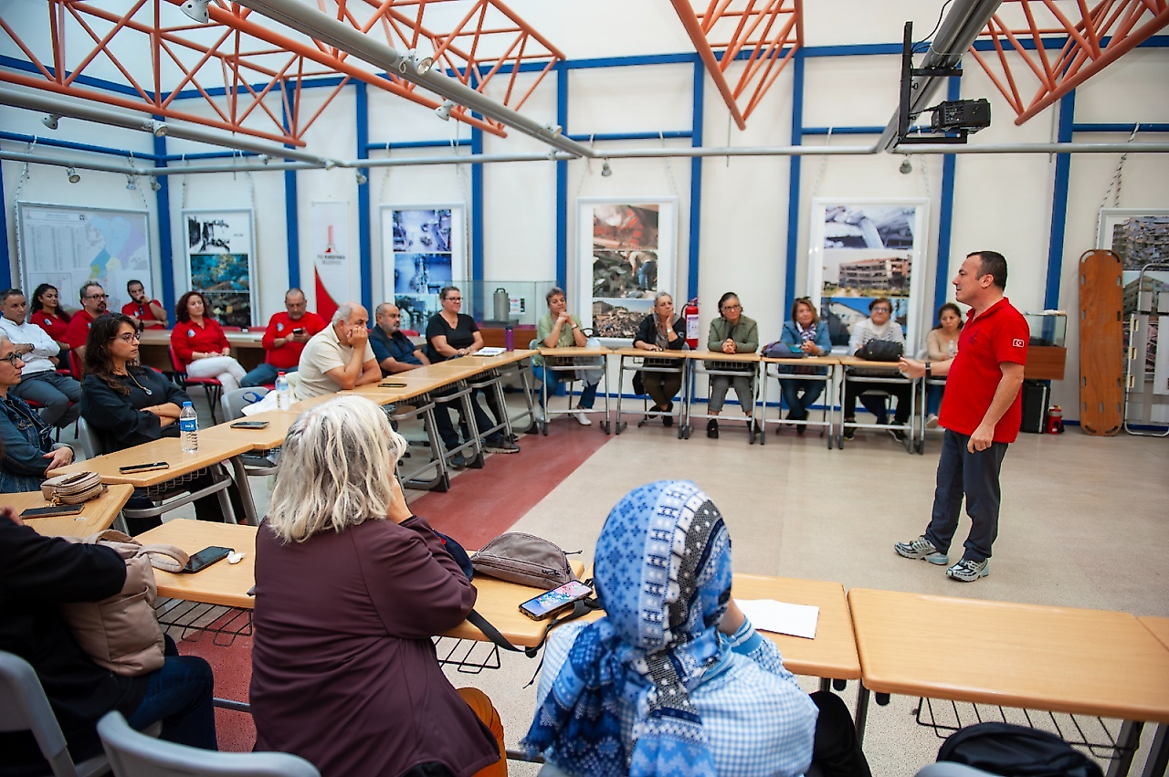 Karşıyaka Afet Gönüllüleri için 4. dönem başvuruları başladı