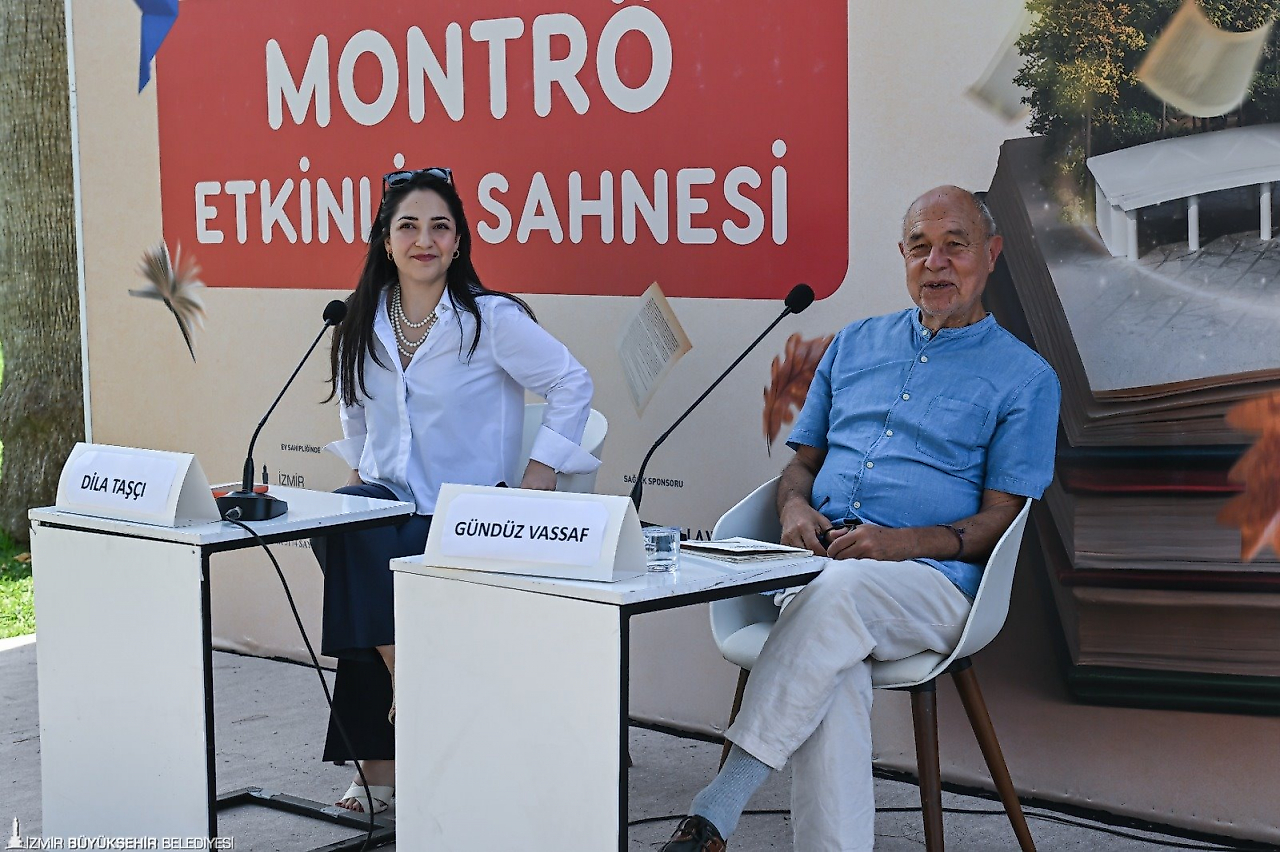 İzmirliler İZKİTAP'a akın etti: İmza günlerinde uzun kuyruklar oluştu