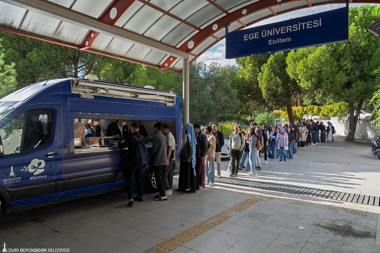 İzmir'de 2 bin ilkokul öğrencisine beslenme paketi dağıtılacak