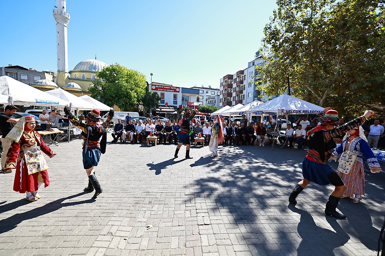 Efes Selçuk'ta 39. Ahilik Haftası kutlandı: 'Esnafın geleceği, Selçuk'un geleceğidir'