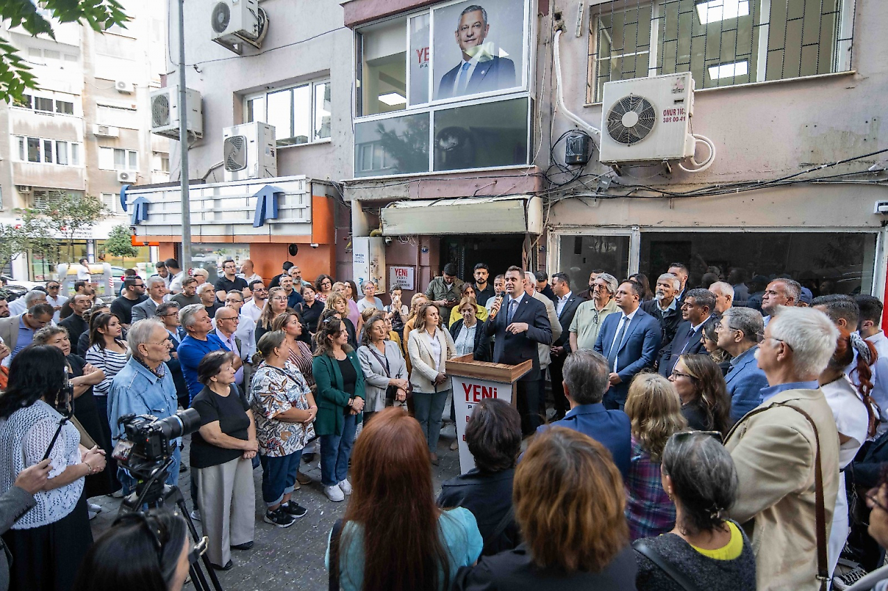 YENİ Parti Bornova İlçe Başkanlığı binası açıldı... Güç: 'Bu iktidar gidiyor, son günlerini yaşıyorlar'