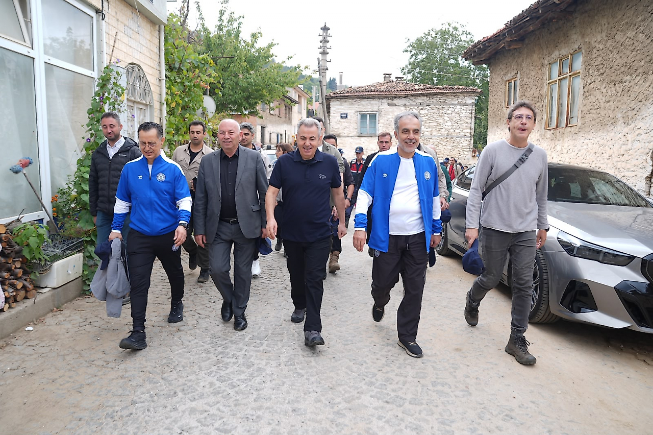 Efeler Yolu'nda kalp sağlığı buluşması: Bozdağ'da sağlıklı yaşam yürüyüşü