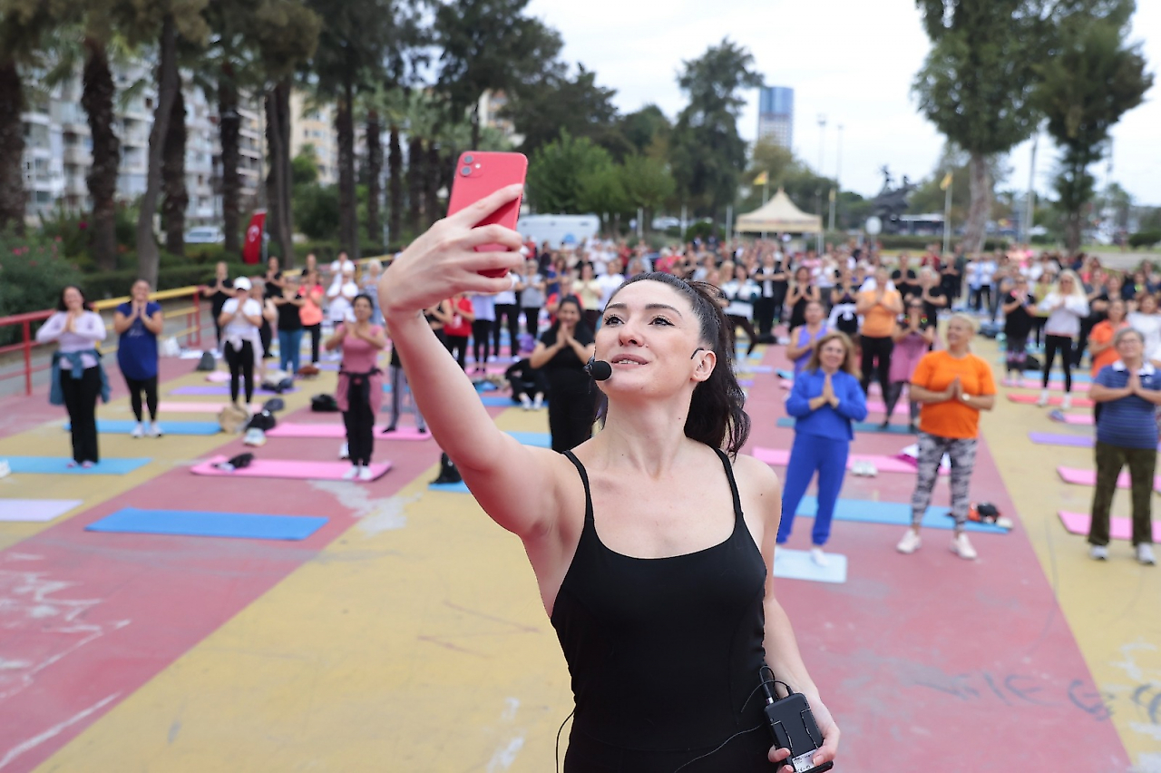 Konaklılar güne yoga ve sporla başladı