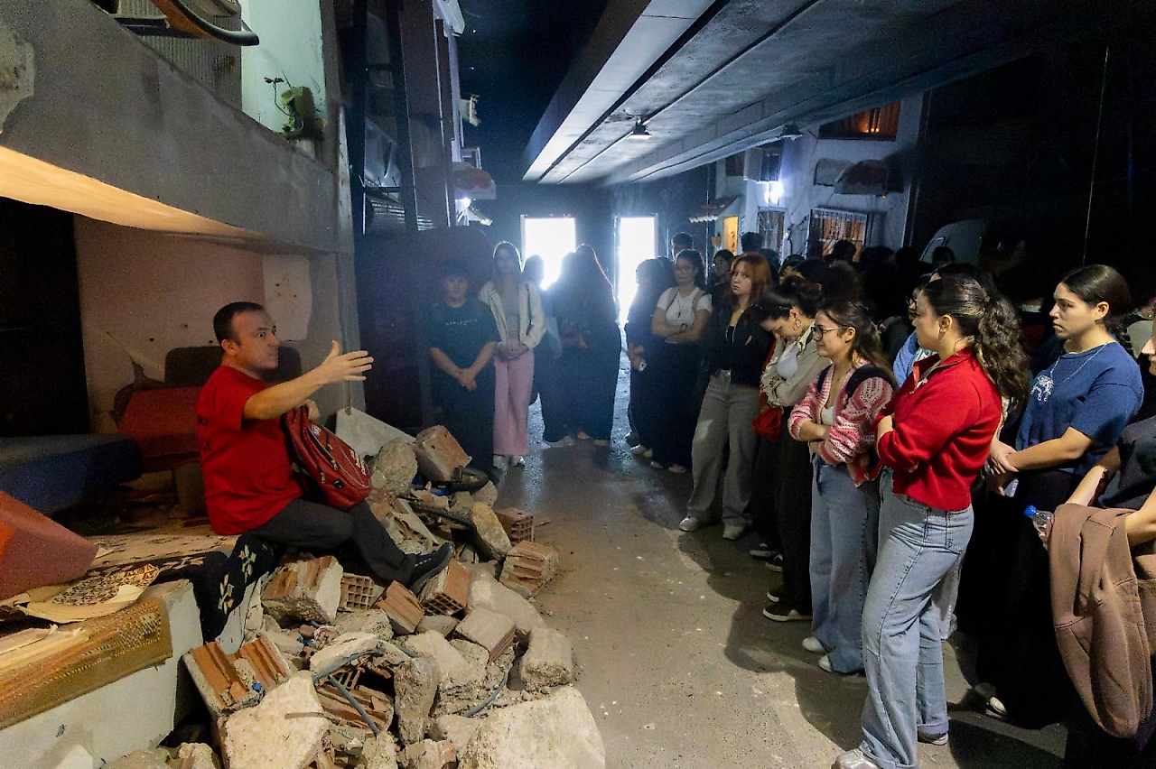 Karşıyaka'da hayat kurtaran eğitim: Öğrenciler deprem ve seli simülasyonlarla deneyimledi