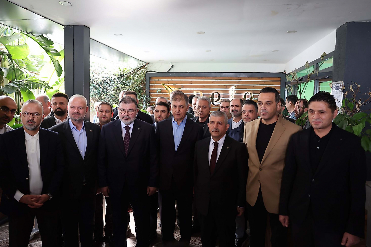 Cemil Tugay'dan AK Parti toplantısı sonrası mesaj: Güzel şeyler göreceğiz