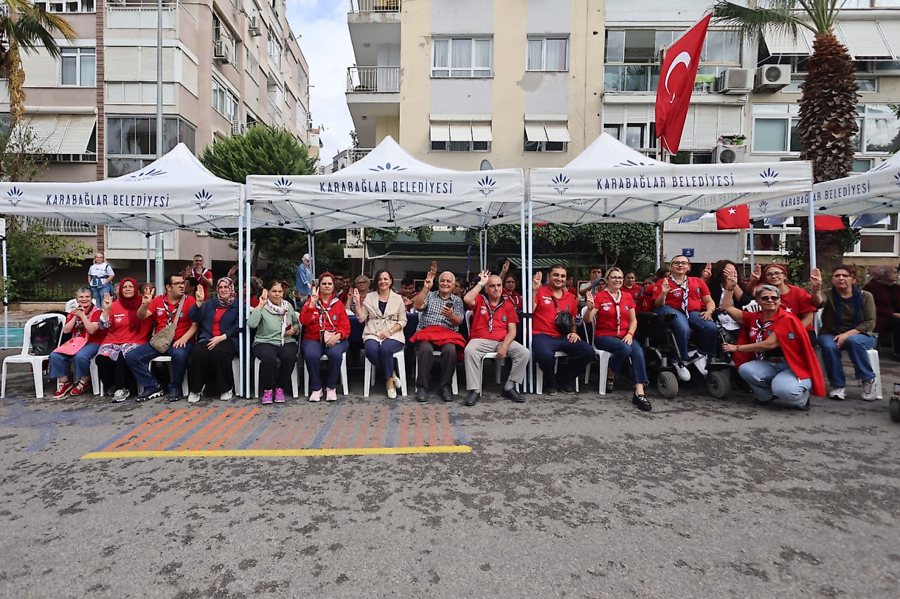 Karabağlar'da erişilebilir ulaşım ve güvenli sokaklar konuşuldu