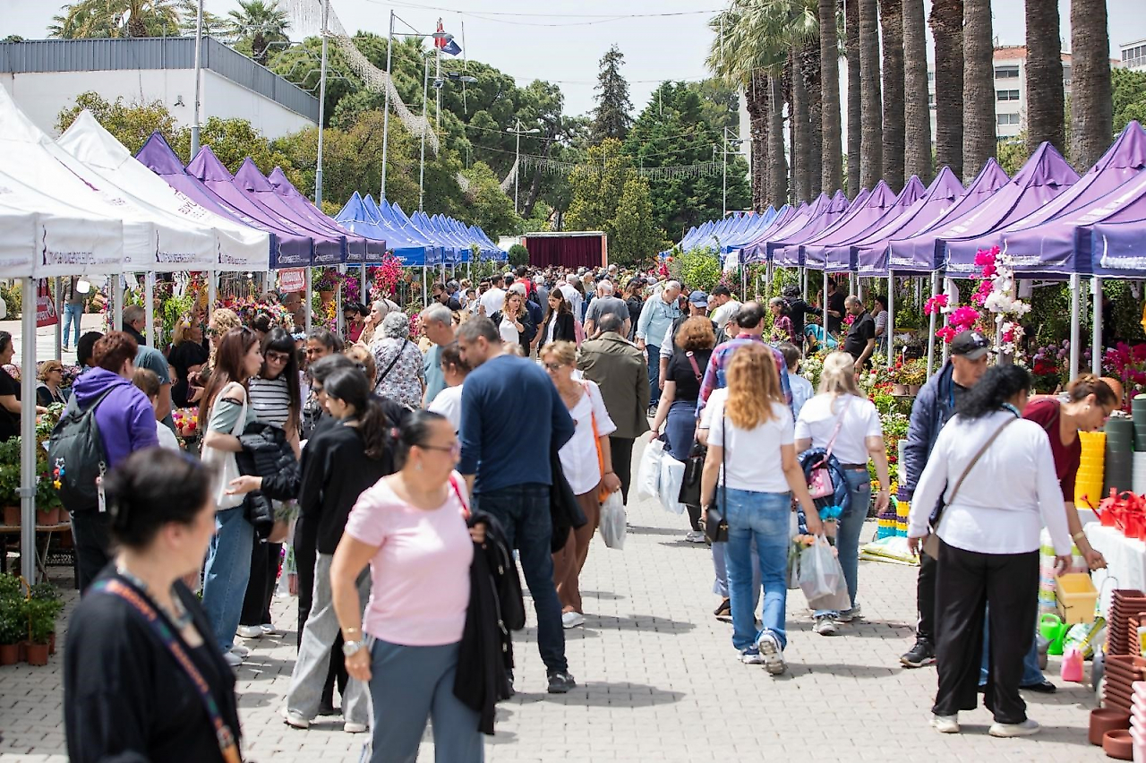 İzmir Kültürpark'ta çiçek ve bal festivali: Tarih ve konserler belli oldu
