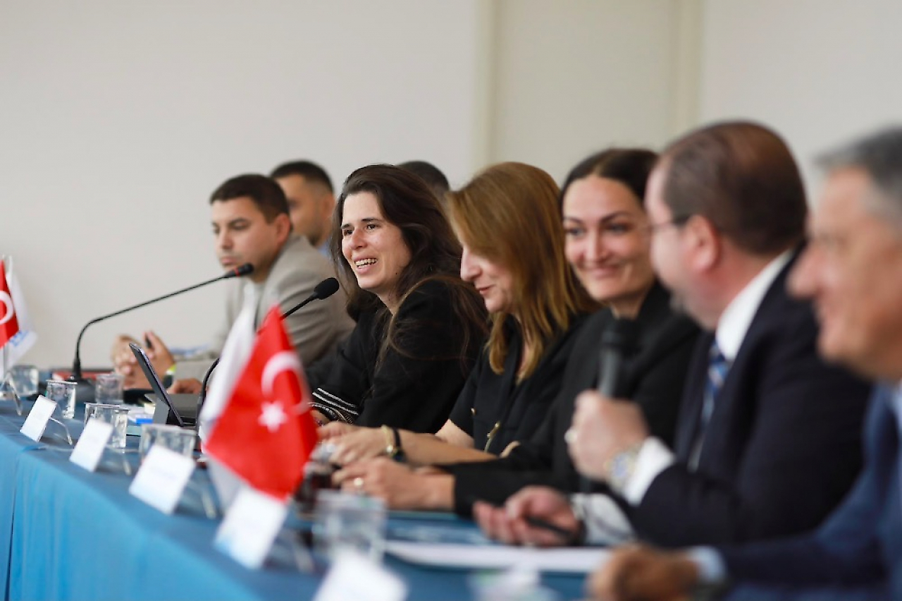 Alaçatı'da 2027 hazırlığı: Meydan yenilenecek, işletmelere yeni düzenleme geliyor