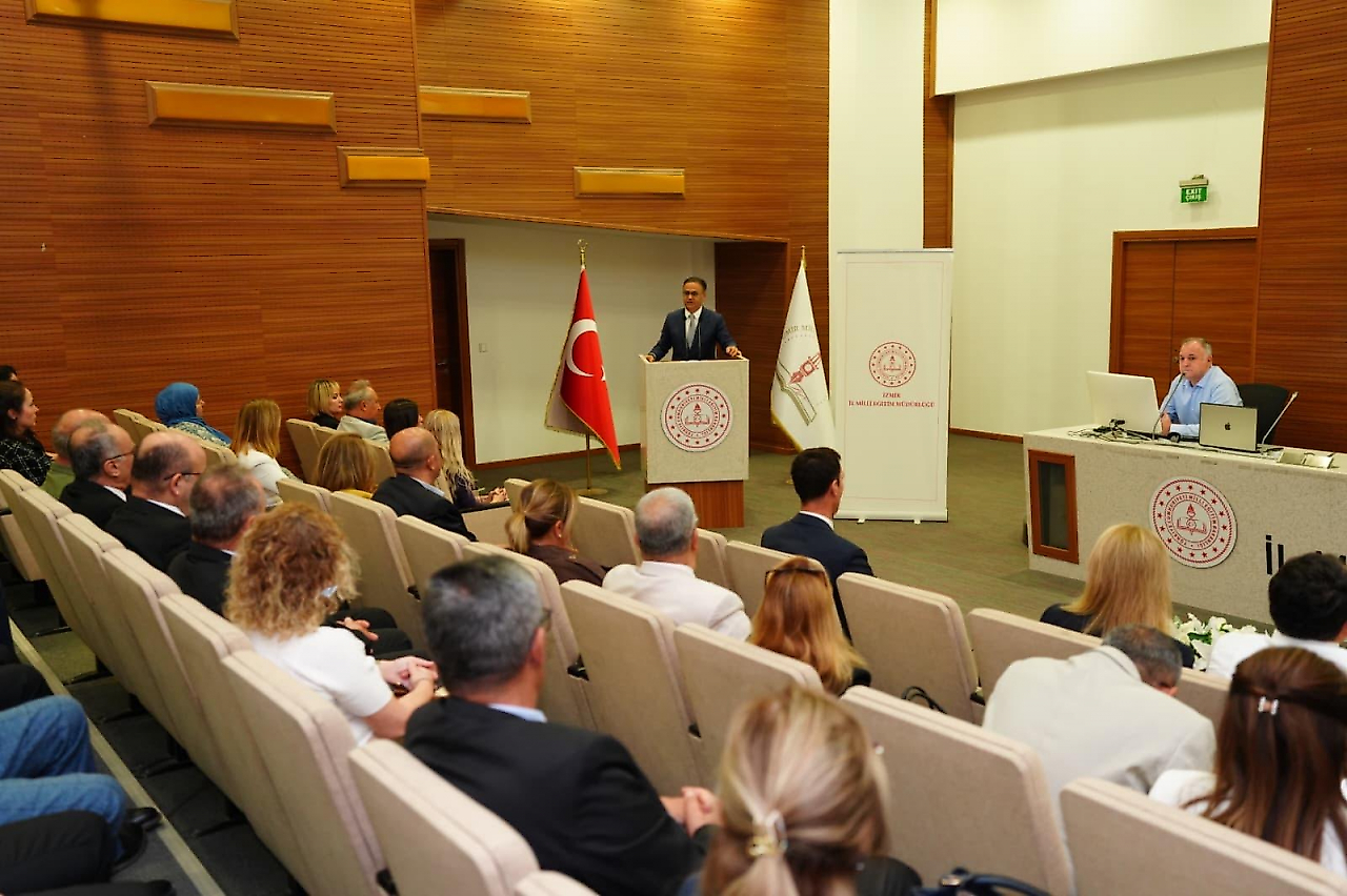 İzmir'de mesleki eğitim için yeni dönem planı masaya yatırıldı
