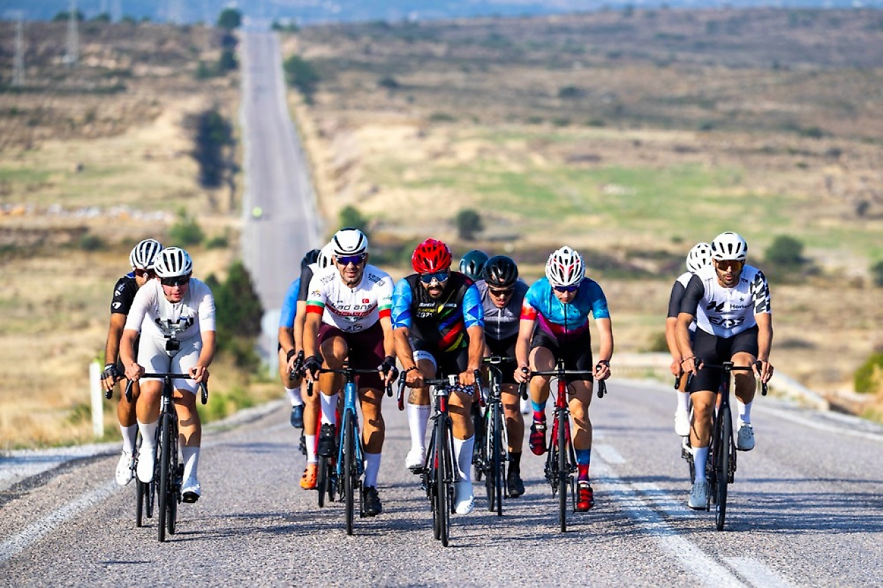 Çeşme'de Gran Fondo heyecanı: 10 ülkeden 809 sporcu yarıştı