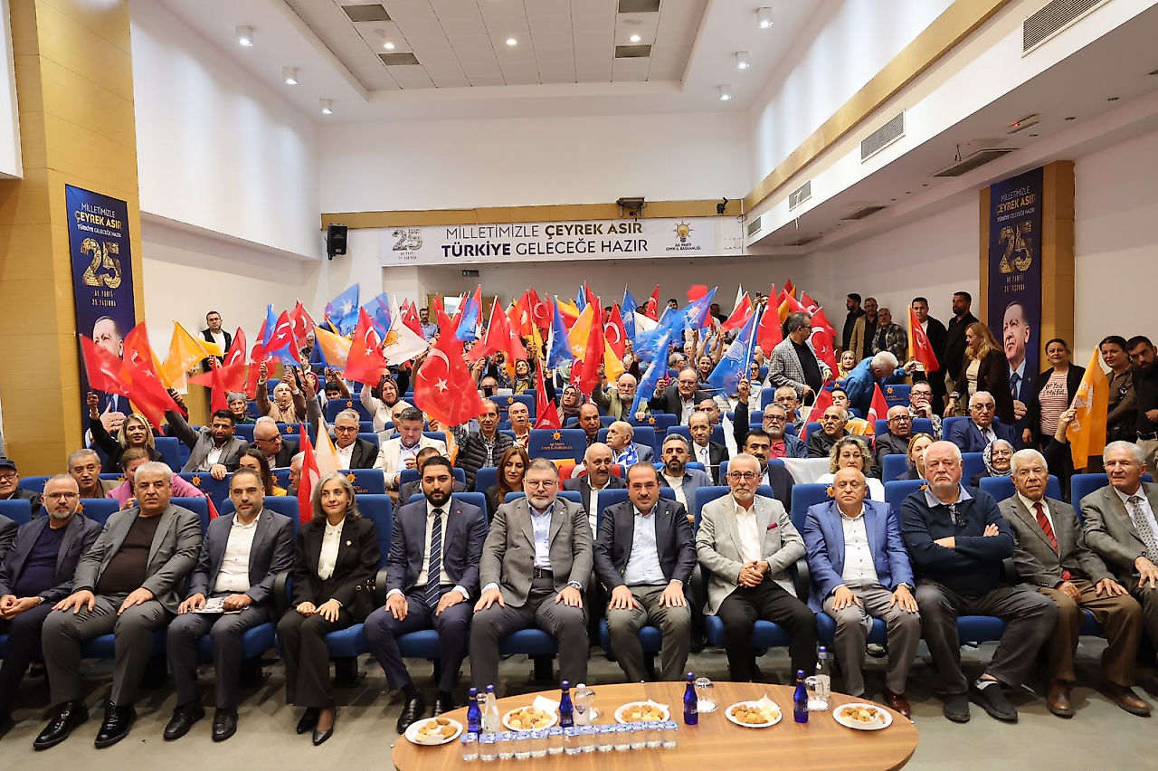Saygılı'dan 'koltuk mücadelesi' çıkışı: 'Bizim gündemimiz İzmir'dir, İzmirlidir'