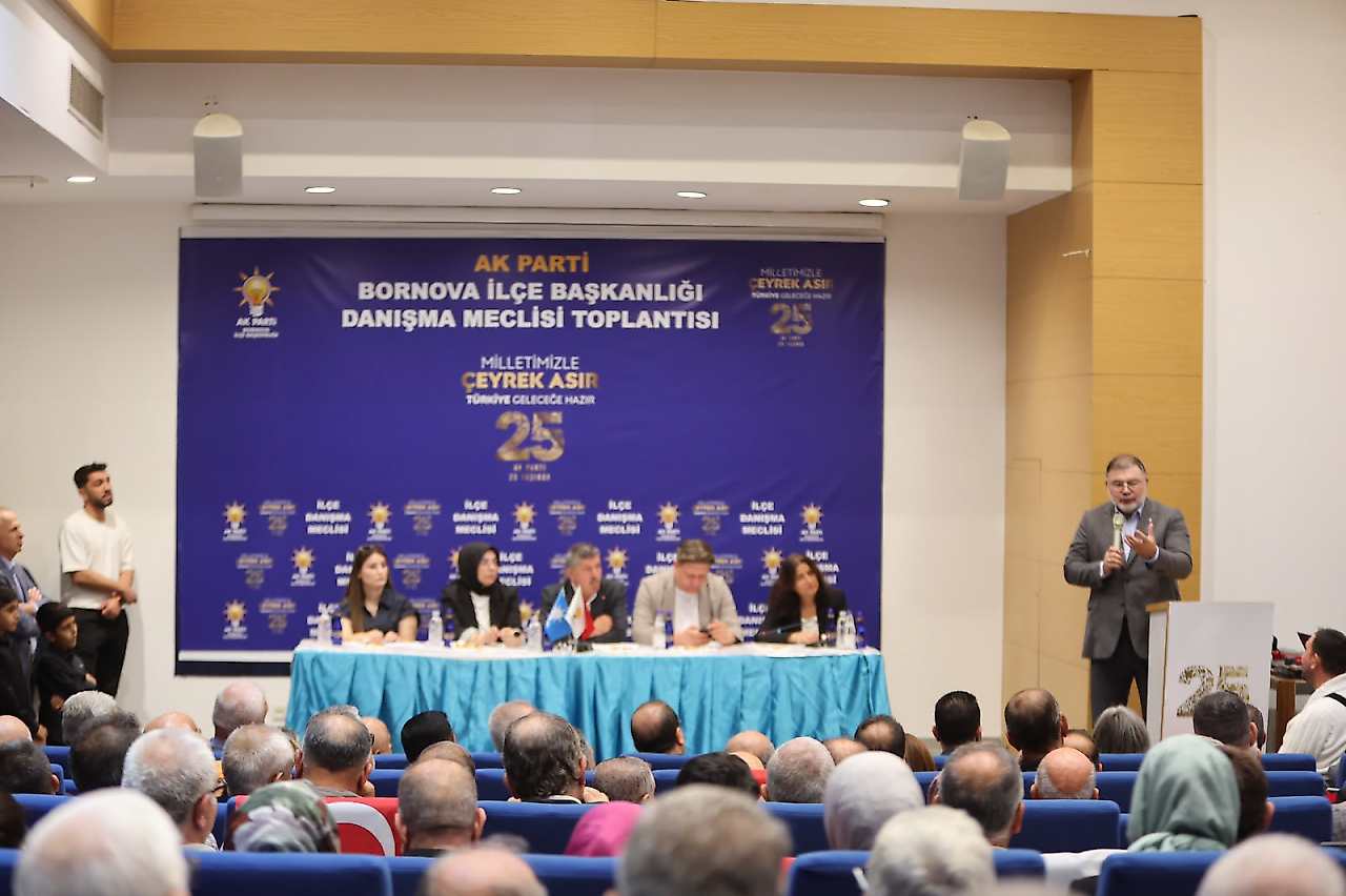 Saygılı'dan 'koltuk mücadelesi' çıkışı: 'Bizim gündemimiz İzmir'dir, İzmirlidir'