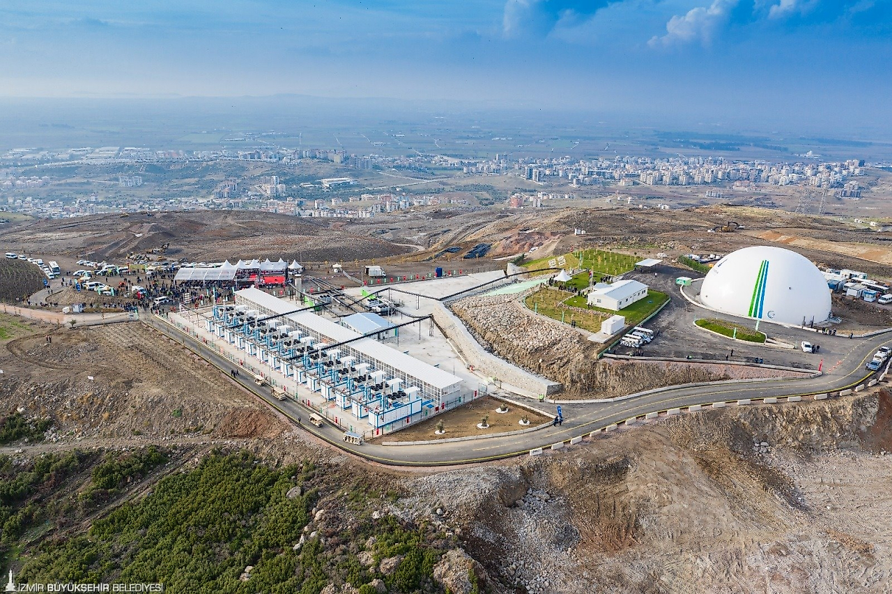 Yıllarca İzmir'in çöp yükünü taşıdı: Harmandalı şimdi hizmet bekliyor
