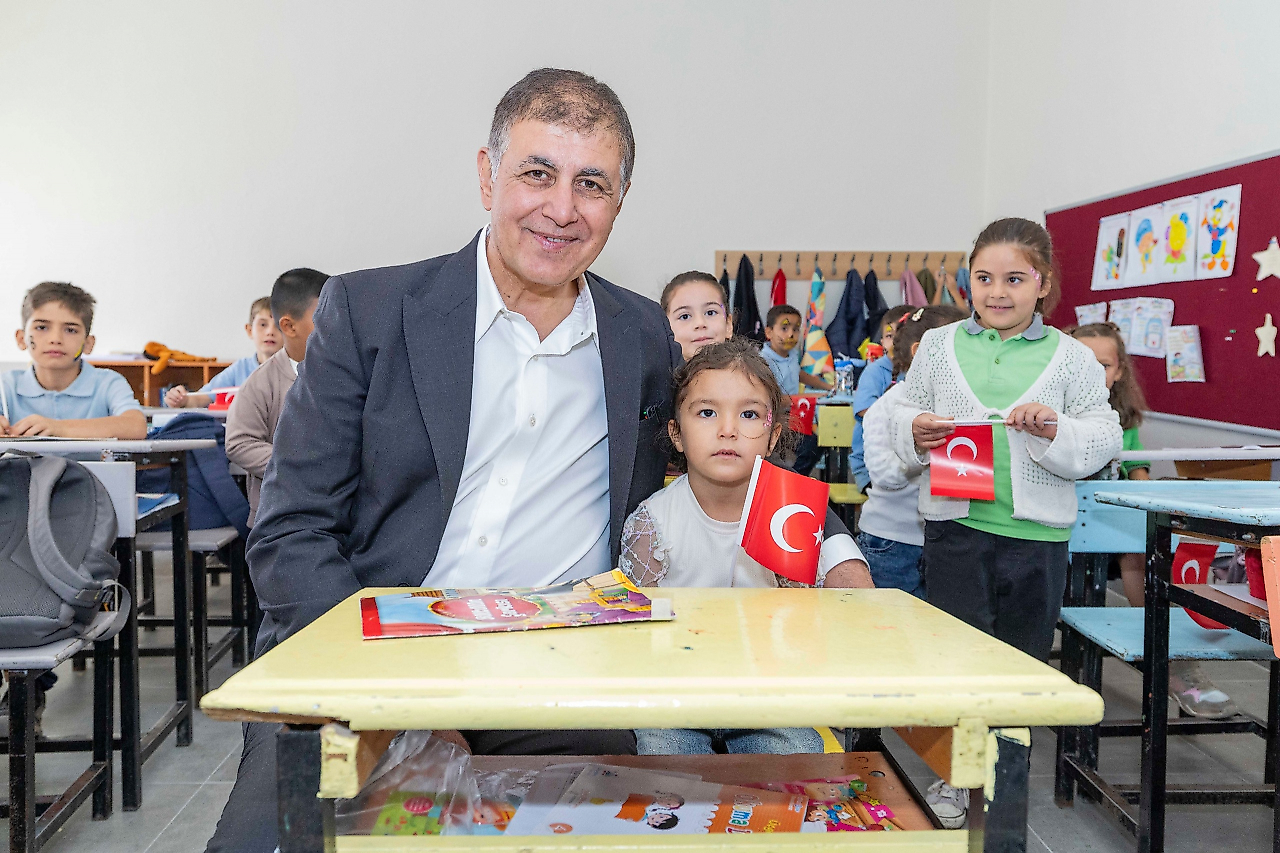 Bayındır Kızıloba İlkokulu baştan aşağı yenilendi