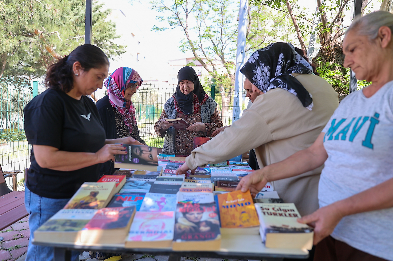 Buca'da Kitap Değişim Günleri köylere taşınıyor