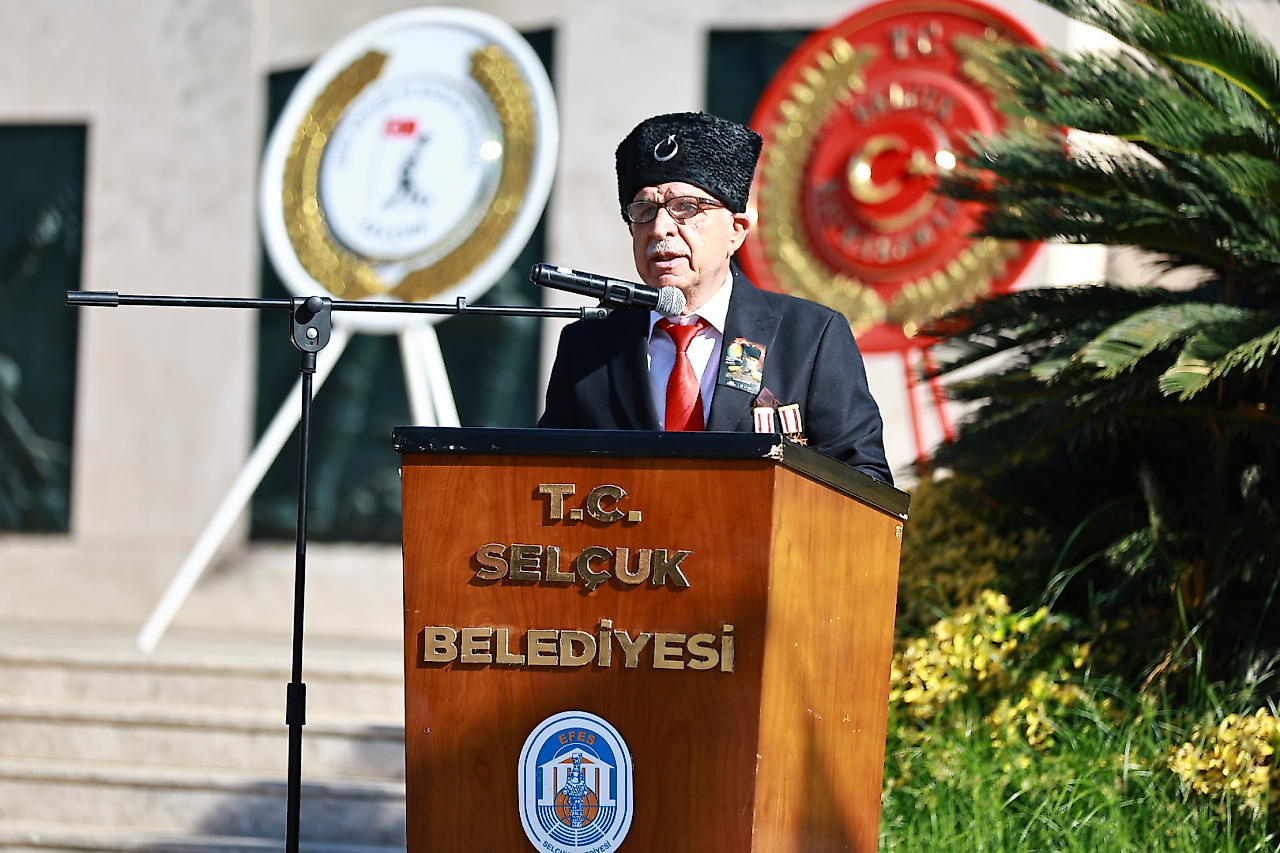 Efes Selçuk'ta Gaziler Günü: Atatürk Anıtı'nda tören düzenlendi